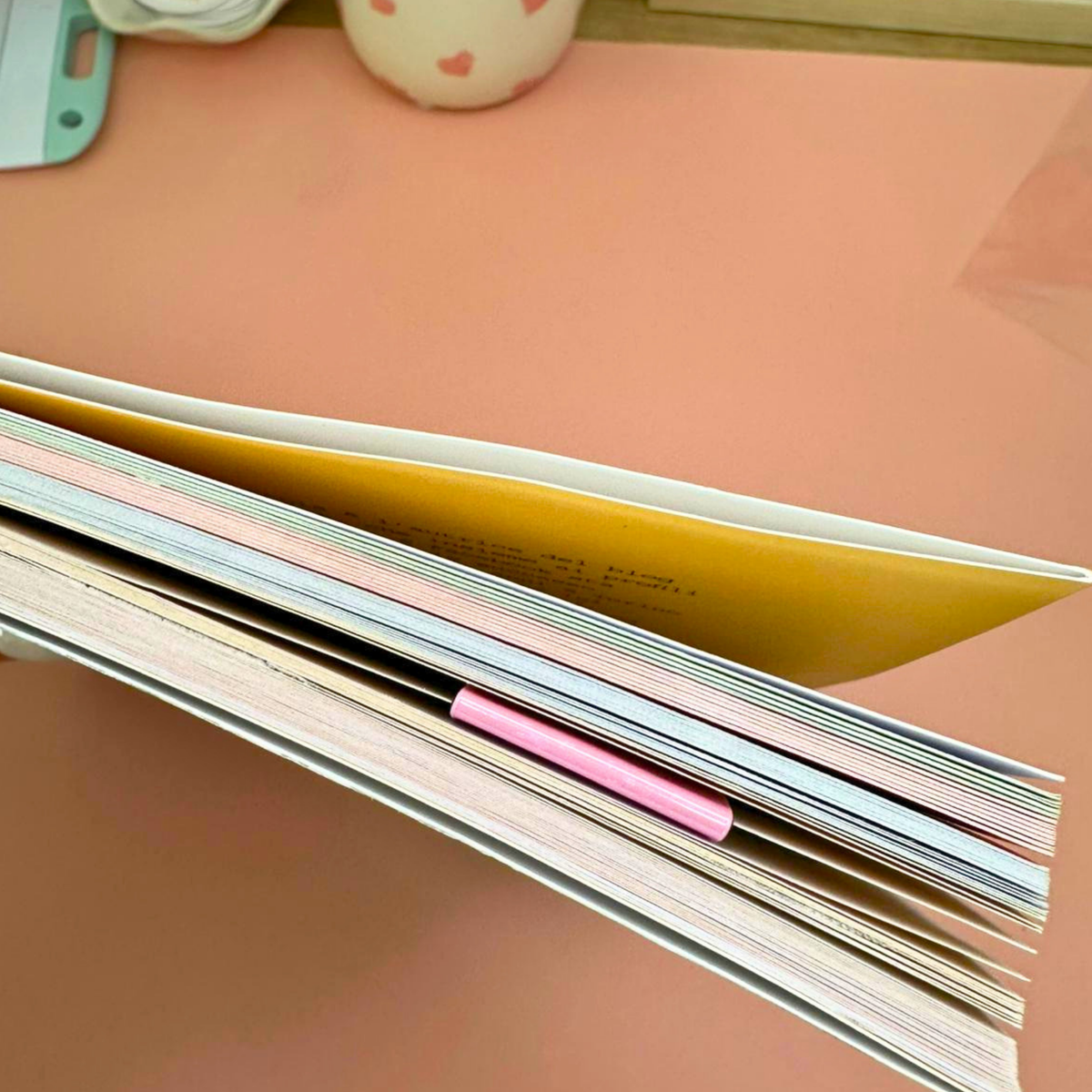 Segnalibro magnetico Dolcissime Letture - Cute croissant con righe rosa