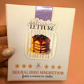 Segnalibro magnetico Dolcissime Letture - Pancakes ai mirtilli con righe rosa